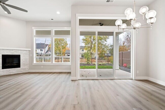 Building Photo - 10692 W Bell Fountain Dr