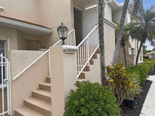 Building Photo - 2 Bed + Flex, 2 Bath Fully Furnished Annual Rental