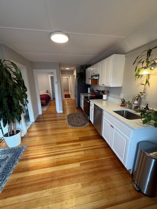 Building Photo - The Maplewood Three