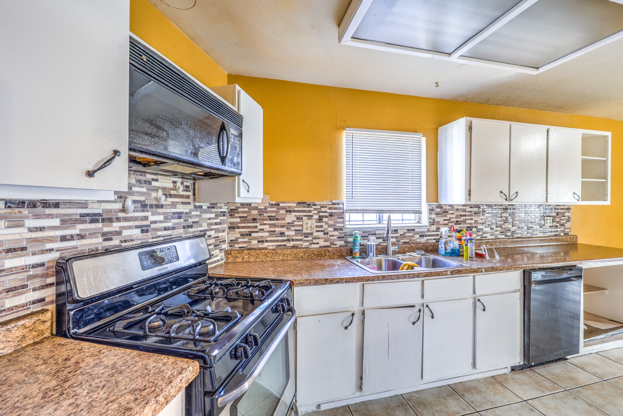 Building Photo - 5055 Arvada Way