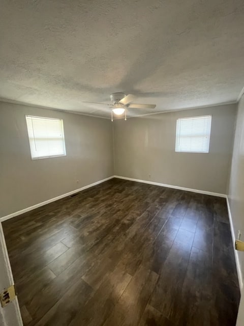 Building Photo - 206 Lake Dr