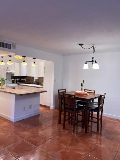 Building Photo - 13720 SW 90th Ave