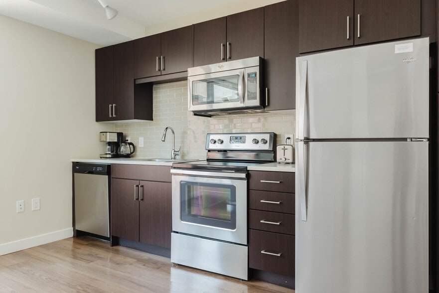 Building Photo - 45 Stuart St