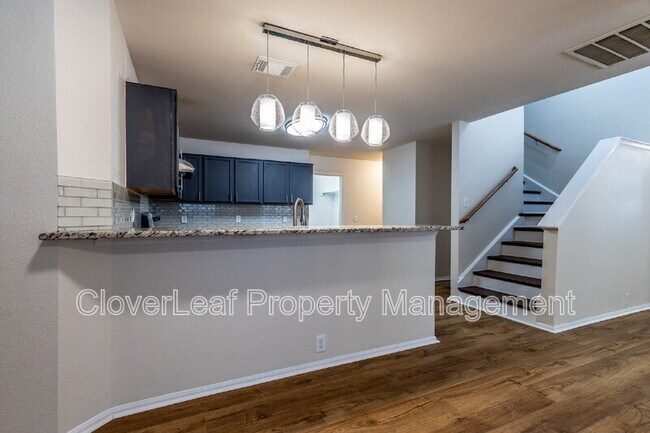 Building Photo - 802 Amber Knoll