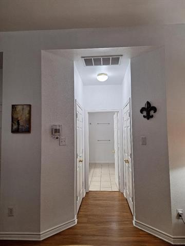 Building Photo - 2206 N Carroll Ave