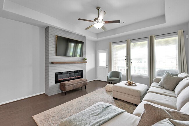 Building Photo - 3791 Lake Bend Shore Dr