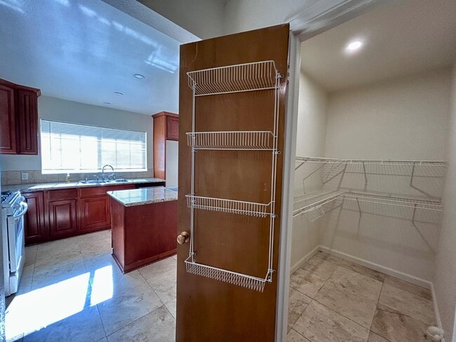 Building Photo - 10433 S Bethel Ave