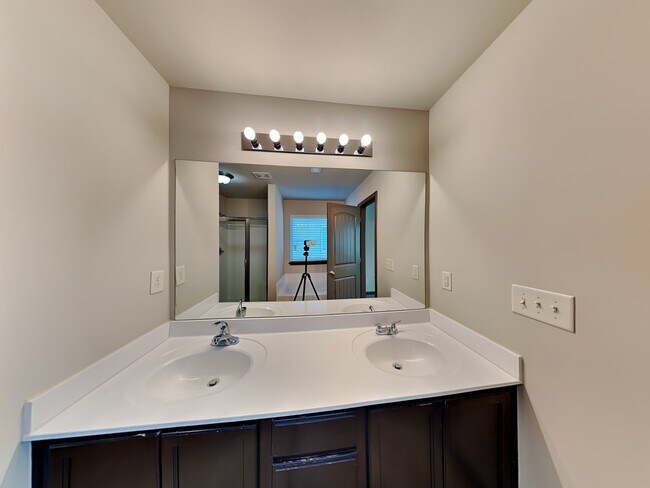 Building Photo - 658 Sweet Ashley Way