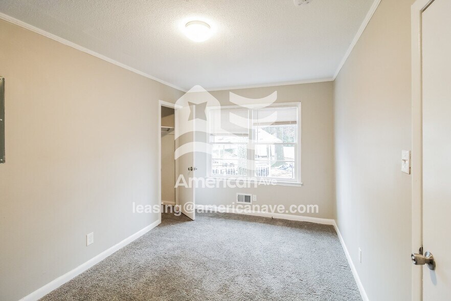 Building Photo - 101 Briardale Ave