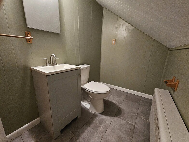 Building Photo - 517 Salmon Falls Rd