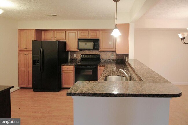Building Photo - 3801 Ridge Knoll Ct