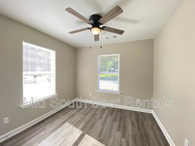 Building Photo - 115 Roosevelt Rd