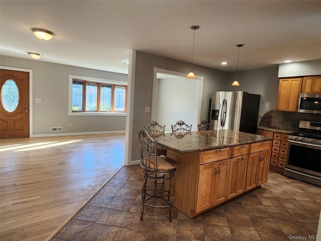 Building Photo - 373 Ehrhardt Rd