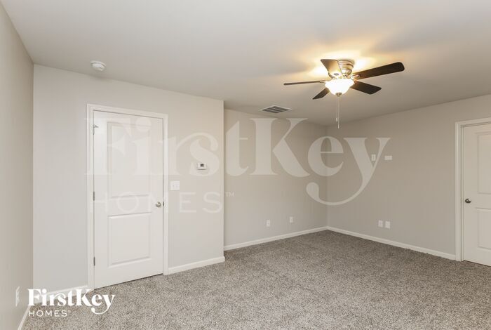 Building Photo - 840 Castilla Way