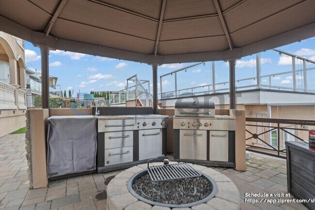 Building Photo - 24518 Karina St