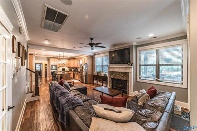 Building Photo - 1716 NE Wellman Ave