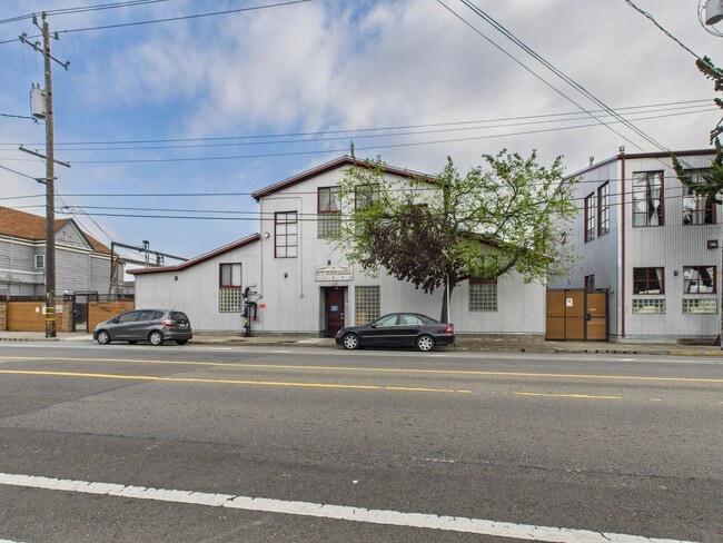 Building Photo - 3116 Adeline St