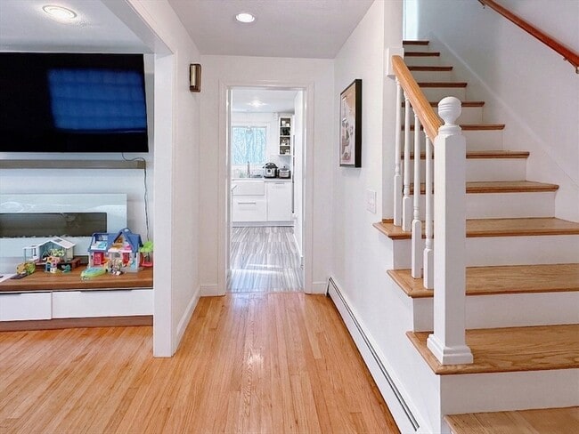 Building Photo - 27 Rockville Ave