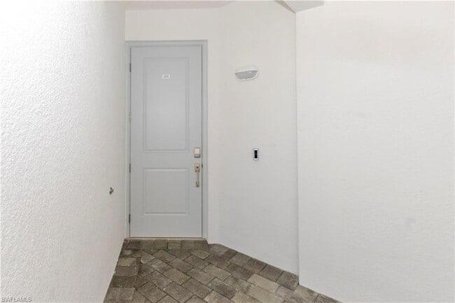 Building Photo - 15345 Green Acres Avenue Unit 2111