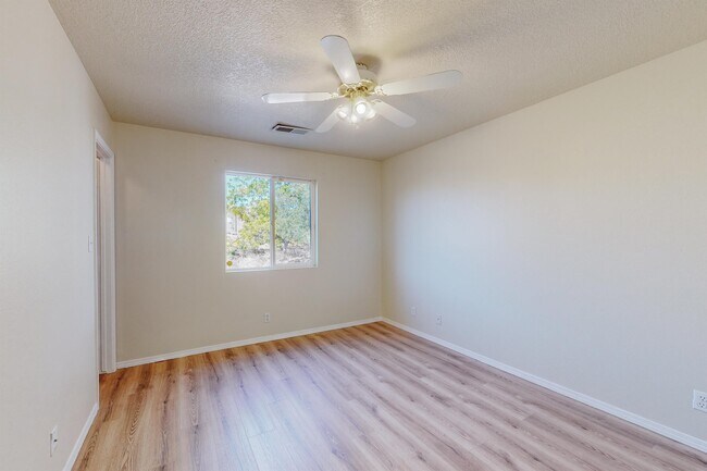 Building Photo - 3473 Martin Meadows Dr NE