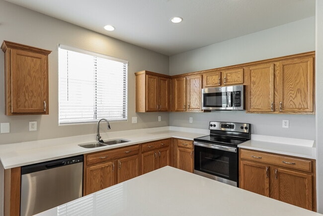 Building Photo - 40806 N Hudson Ct