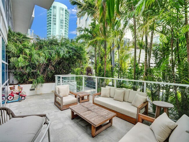 Building Photo - 6103 Aqua Ave