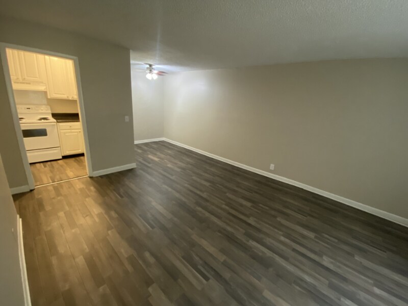 Building Photo - 1005 Hickory Hill Ln