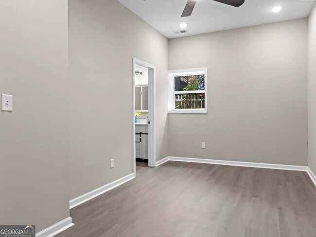 Building Photo - 1523 Delia Dr