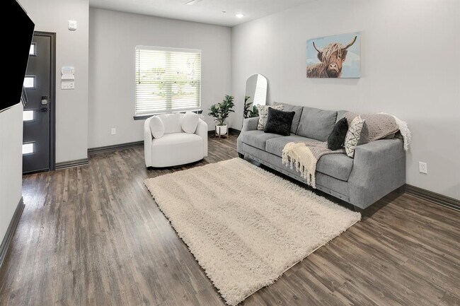 Building Photo - 1451 Associates Ave