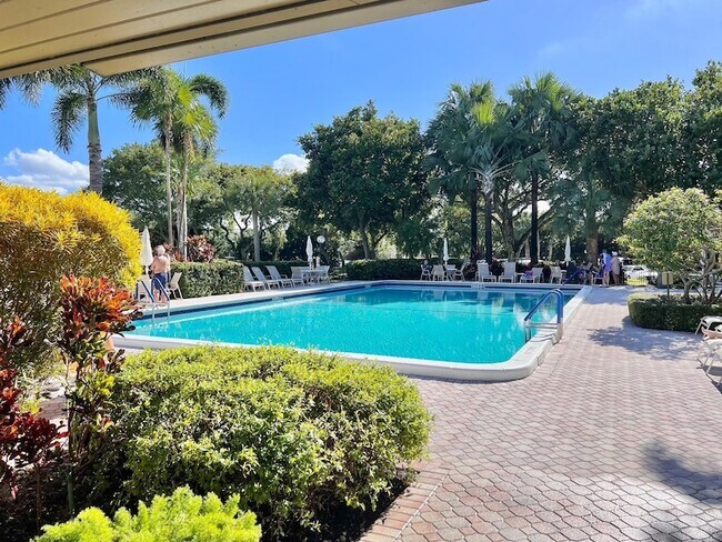 Building Photo - 3010 N Course Dr