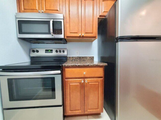Building Photo - 5440 S MacDill Ave