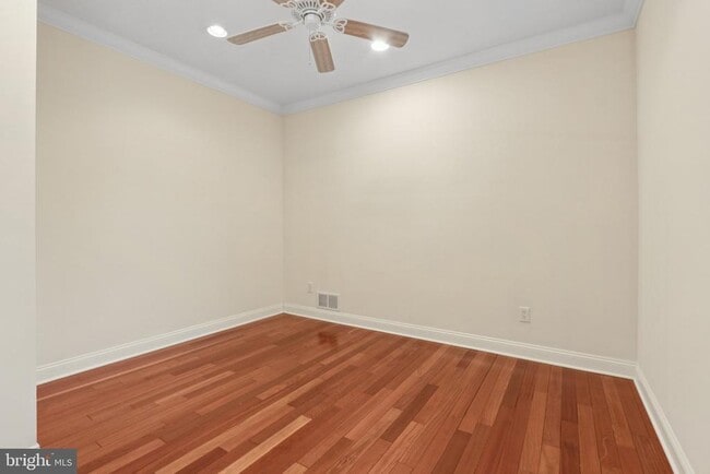Building Photo - 2423 Grays Ferry Ave