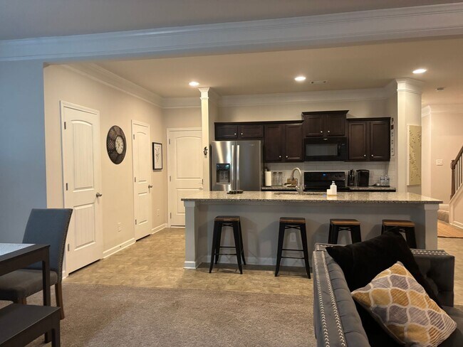 Building Photo - 3-bedroom, 2.5-bathroom single-family home