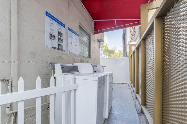 Building Photo - 1685 Jefferson Ave