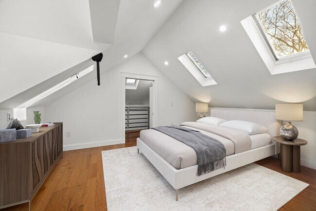 Building Photo - 1045 Adams St