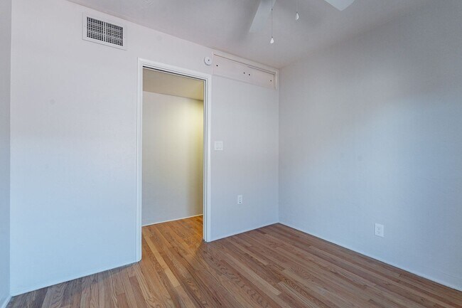 Building Photo - 1148 E Seneca St