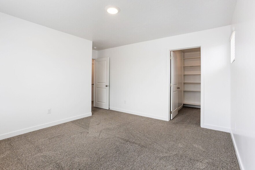 Building Photo - 2909 Corral Holw Dr
