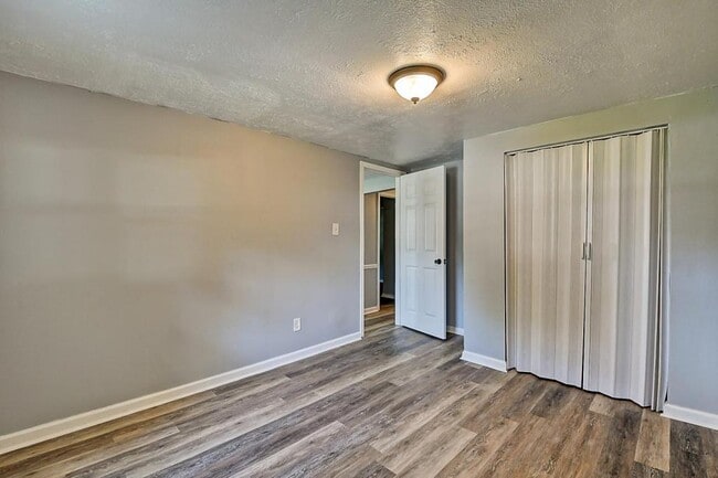 Building Photo - 2999 Clover Dr