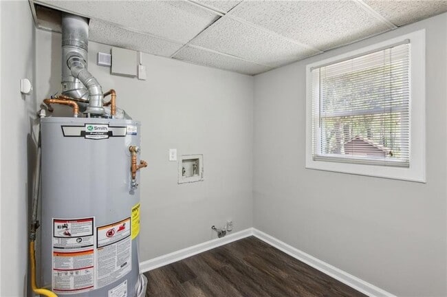 Building Photo - 2453 Falcon Ct