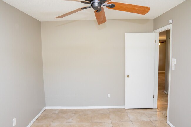 Building Photo - 1483 Elderton Dr