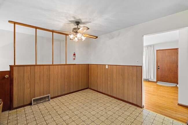 Building Photo - 6138 Emerald Ave