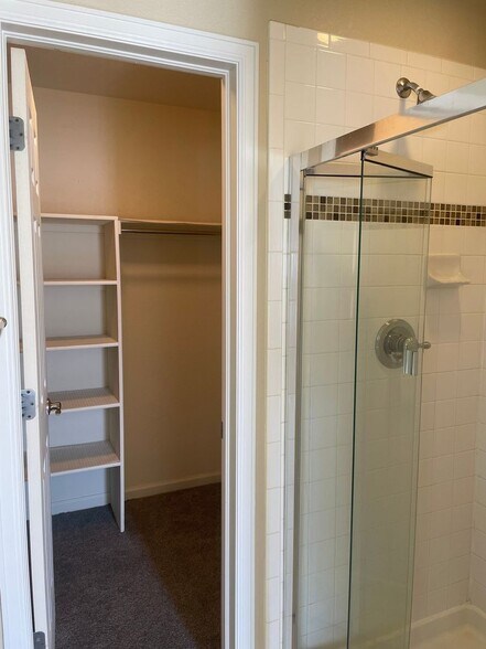 Building Photo - 3680 S Beeler St