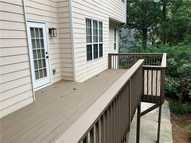 Building Photo - 420 Sable Ct