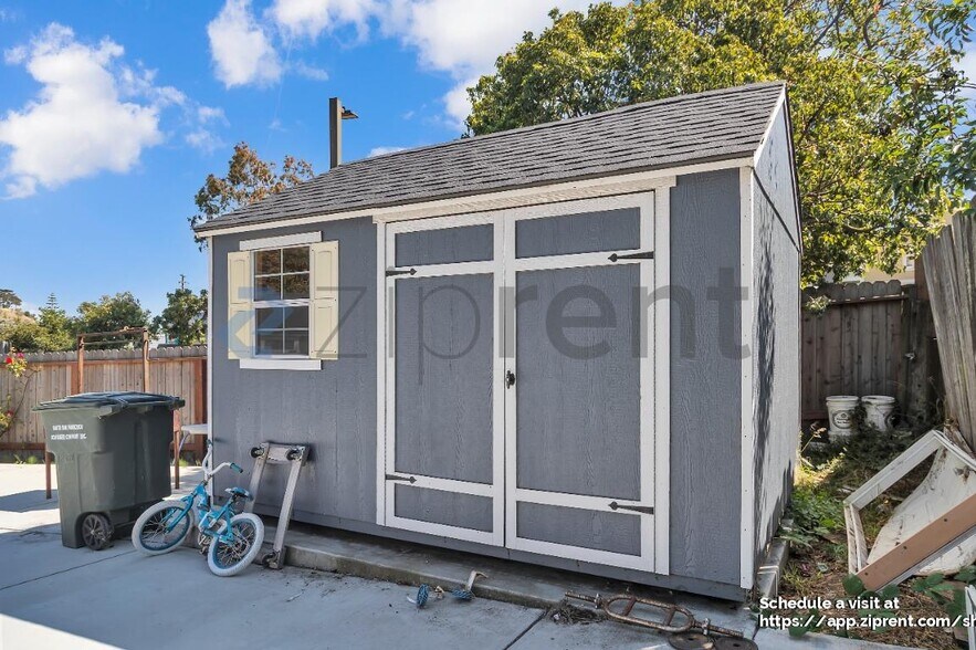 Building Photo - 860 Olive Ave