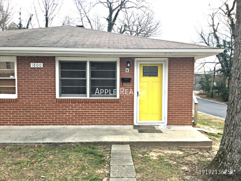 Primary Photo - 1800 N Alston Ave