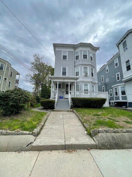 Building Photo - 27 Dix St