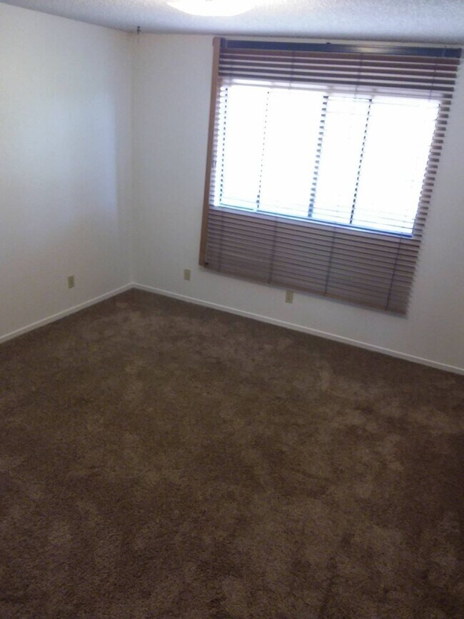 Building Photo - 430 Solar Way