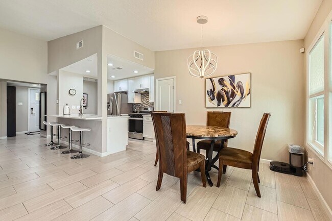 Building Photo - 10815 Lambert Cir