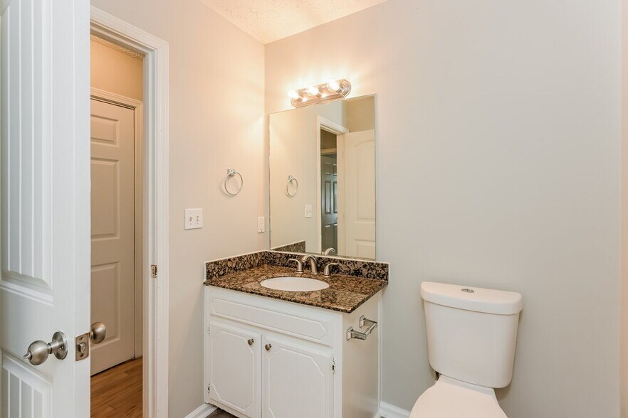 Building Photo - 340 Christian Woods Dr