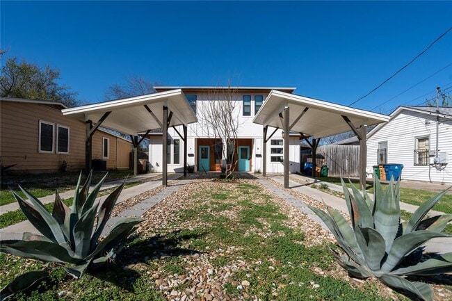 Building Photo - 4702 Leslie Ave